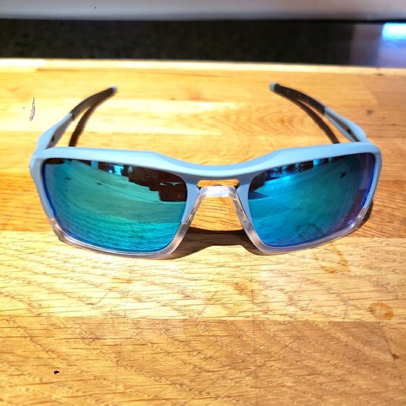 Oakley Other - Uni sex polarised Oakley shades